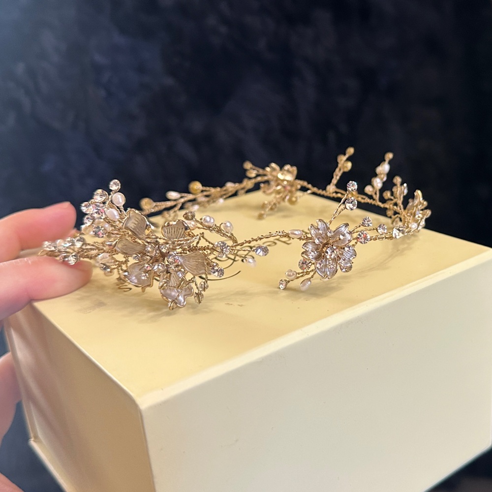 Gold Floral bridal headpiece brides & hairpins